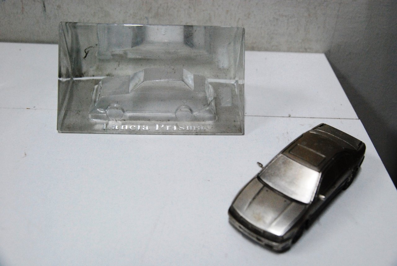 fermacarte modellino vetro cristallo lancia prisma e l'altro è made …