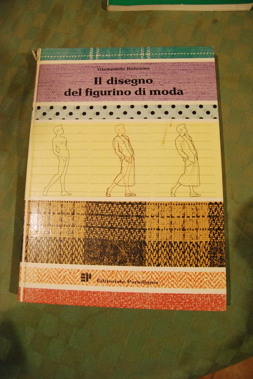 il disegno del figurino di moda NUOVISSIMO