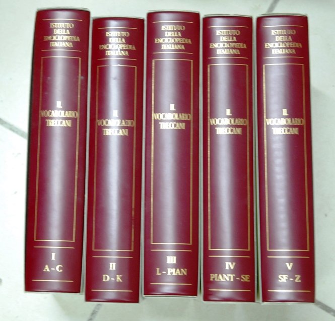Il Vocabolario Treccani in 5 volumi completi