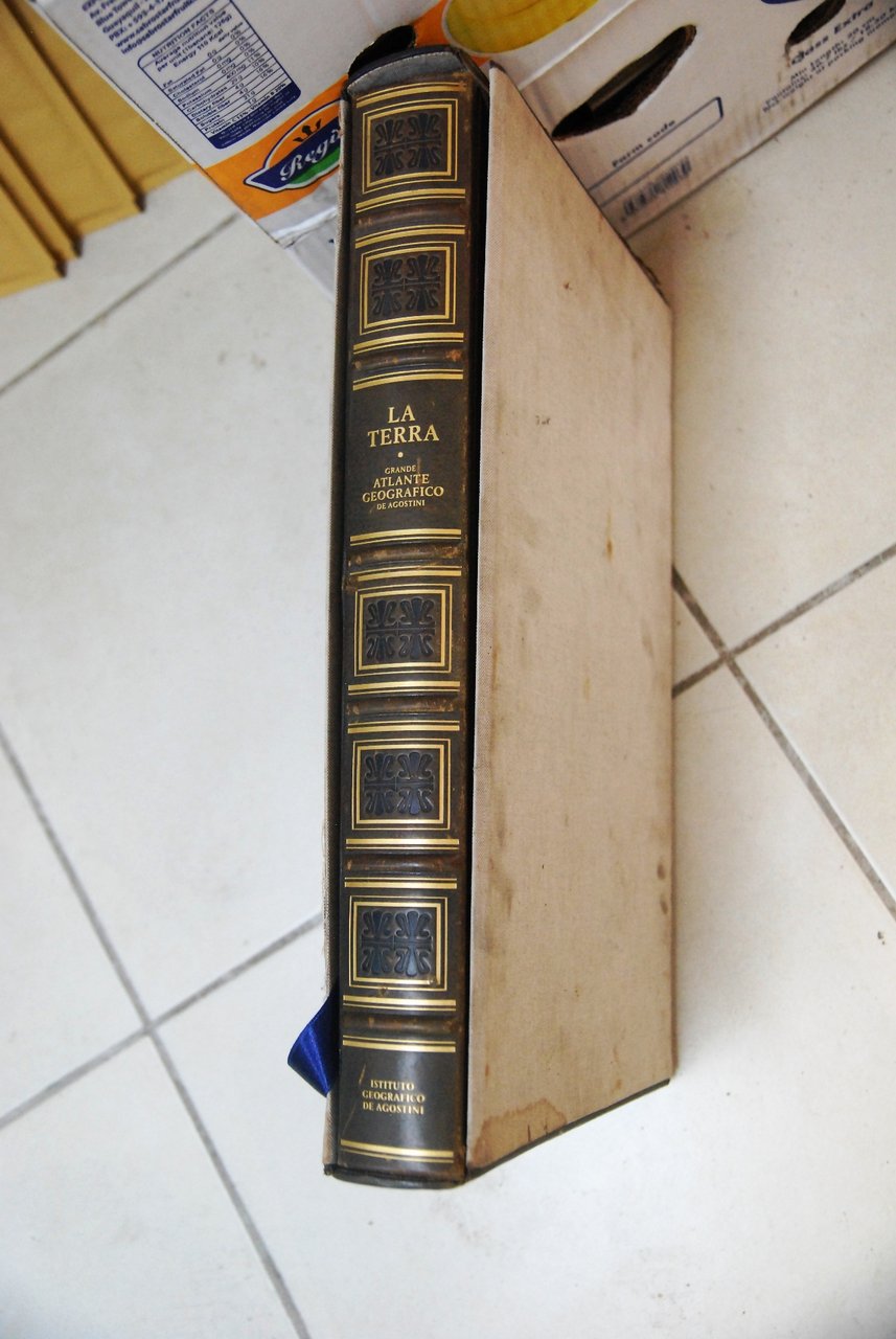 la terra grande atlante geografico de agostini con cofanetto NUOVO