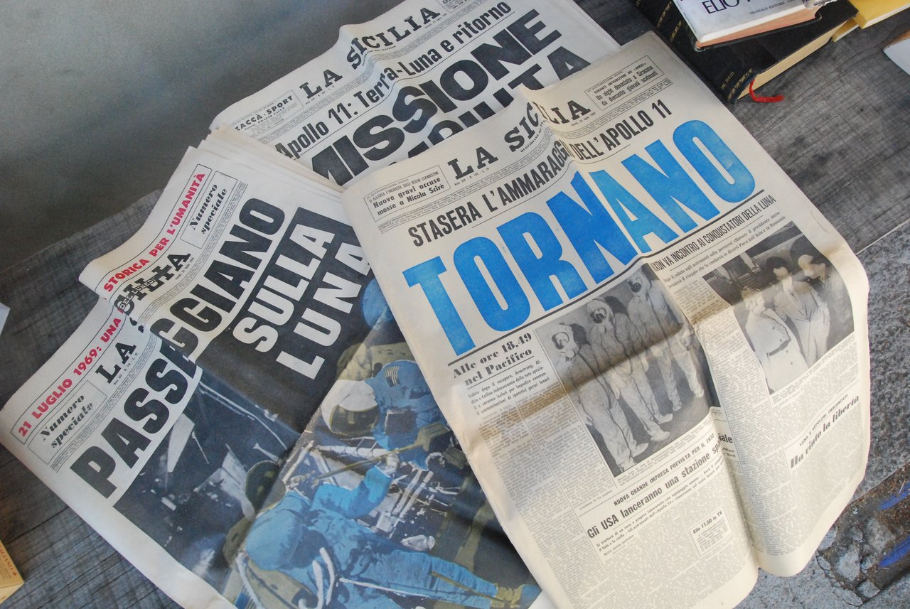 lo sbarco sulla luna passeggiano apollo 11 missione compiuta tornano …