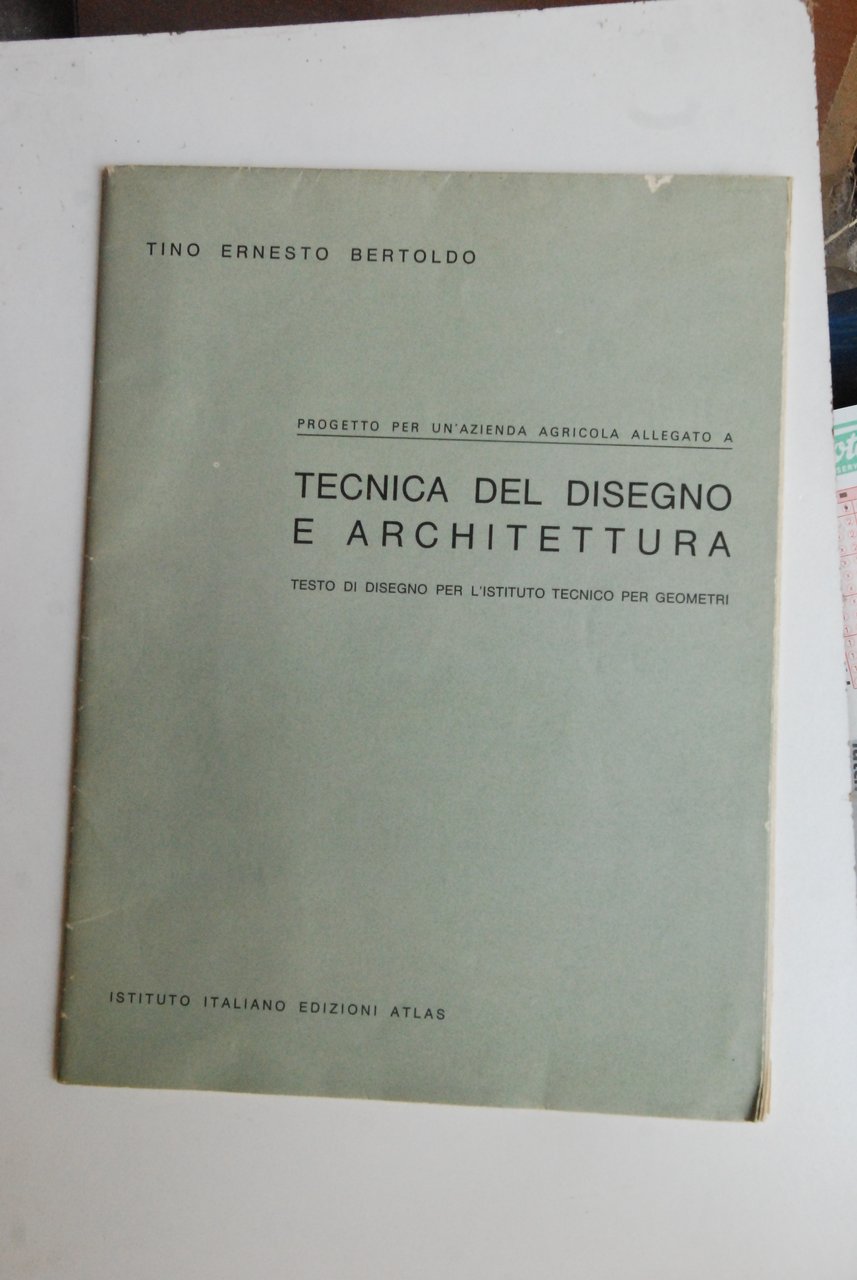 tecnica del disegno e architettura prodotto per un'azienda agricola