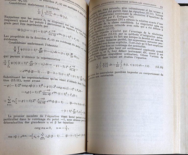 ÉQUATIONS INTÉGRALES DE LA THÉORIE DE L'ÉLASTICITÉ