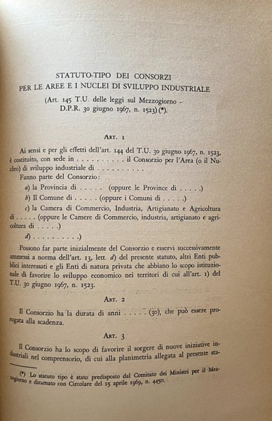 I COMPRENSORI DI SVILUPPO INDUSTRIALE NEL QUADRO DELLA PROGRAMMAZIONE ECONOMICA …