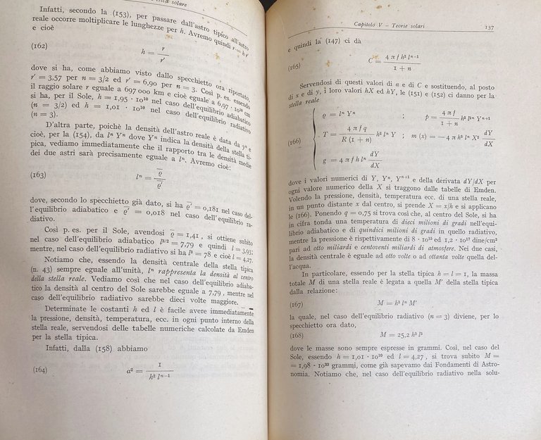 I FONDAMENTI SCIENTIFICI DELL'ASTROFISICA (CON CENTODUE 102 FIGURE)