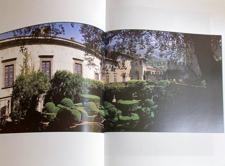 I GIARDINI SEGRETI DI NAPOLI. FUORI LE MURA; THE SECRET …