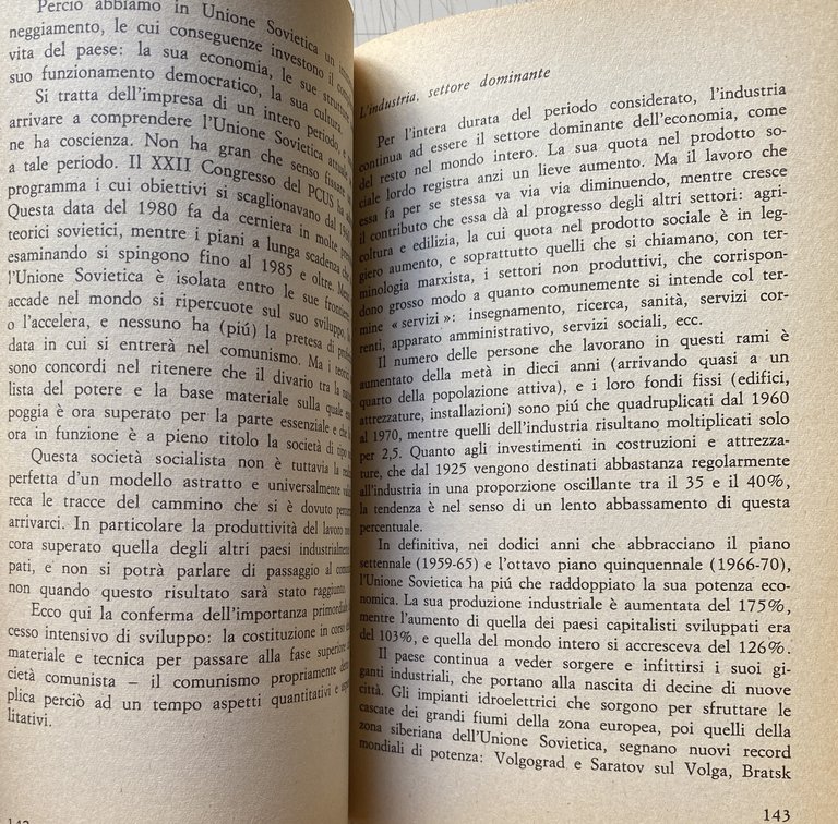 I SOVIETICI: CLASSI E SOCIETÀ NELL'URSS