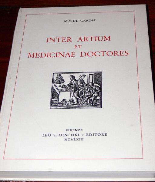 INTER ARTIUM ET MEDICINAE DOCTORES