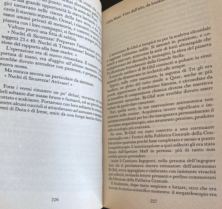 UNIVERSO E DINTORNI: 29 AUTORI ITALIANI DI FANTASCIENZA