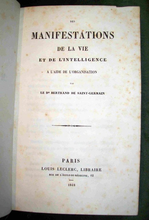 Des manifestations de la vie et de l'intelligence à l'aide …