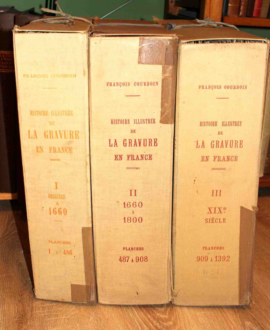Histoire illustrée de la gravure en France. Tre cartelle contenenti …