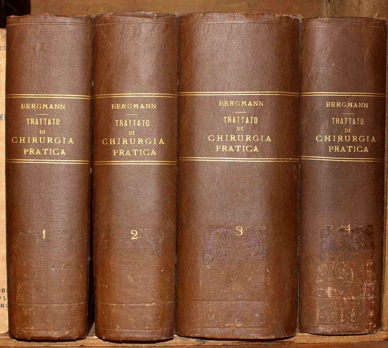 Trattato di chirurgia pratica. Sei volumi in quattro tomi