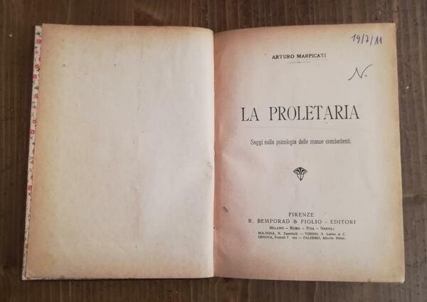 LA PROLETARIA. SAGGI SULLA PSICOLOGIA DELLE MASSE COMBATTENTI | Immagine principale