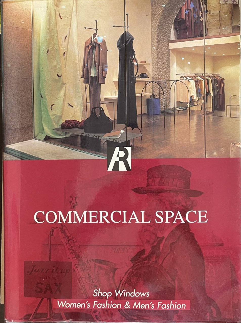 COMMERCIAL SPACE. SHOP WINDOWS. WOMEN'S FASHION &amp; MEN'S MASHION