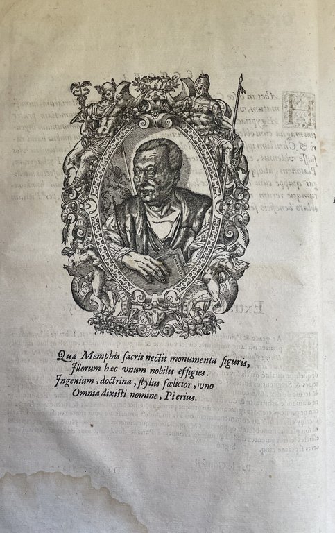 HIEROGLYPHICA, SEU DE SACRIS AEGYPTIORUM, ALIARUMQUE GENTIUM LITERIS COMMENTARII