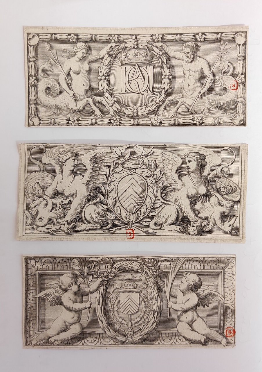 TRE INCISIONI CON FREGI