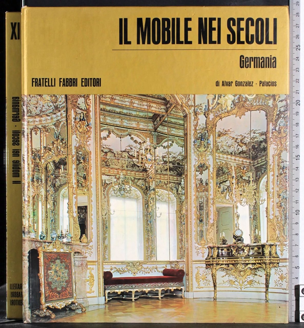 MOBILE NEI SECOLI
