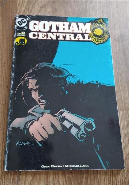 Gotham Central Volume 2