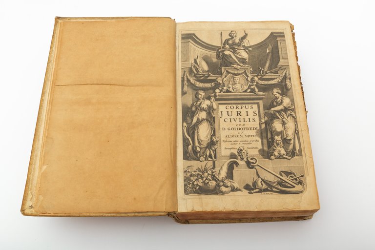 Corpus juris civilis, pandectis ad Florentinum archetypum expressis, institutionibus, codice …