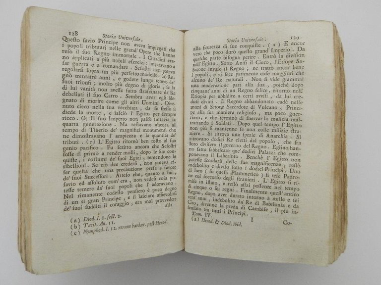 Storia universale per dilucidare la continuazione della religione e le …