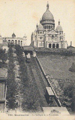 Paris, (s/w): Montmartre - La Basilique et le Funiculaire.