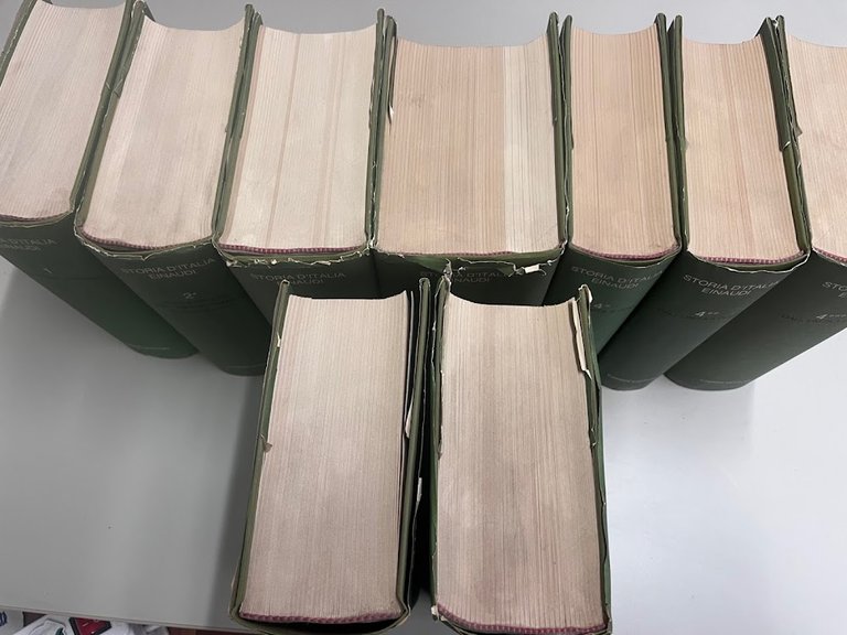 STORIA D'ITALIA EINAUDI. 5 VOLUMI IN 8 TOMI