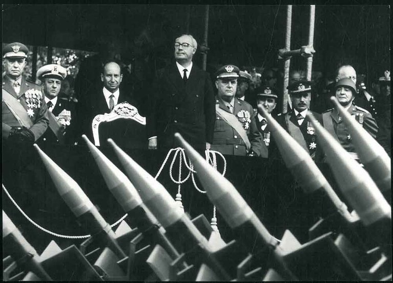2 giugno 1968. Parata militare con missili alla presenza del …