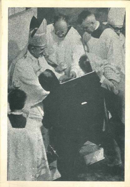 Saint Pierre, 9 octobre 1977. Le peintre Aldo Borgonzoni rent …