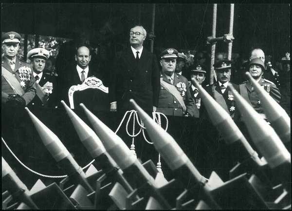 2 giugno 1968. Parata militare con missili alla presenza del …