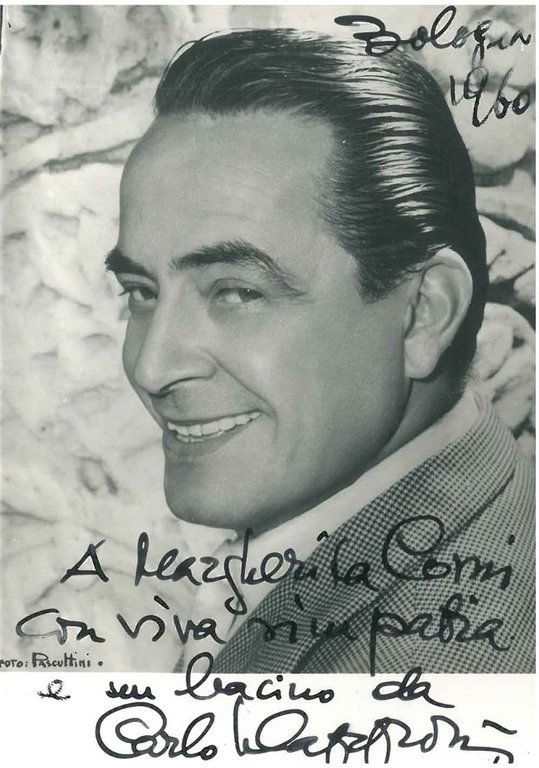 Fotografia originale dell'attore con dedica autografa e firmata, datata: "Bologna"