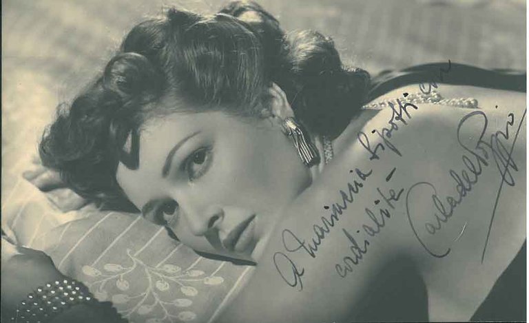 Fotografia originale dell'attrice, anni '50 circa, con dedica e firma …