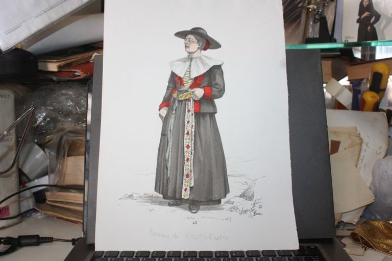 COSTUME DONNA DI CASTELROTTO 1958 CIRCA COSTUMI POPOLARI ITALIANI GORLICH