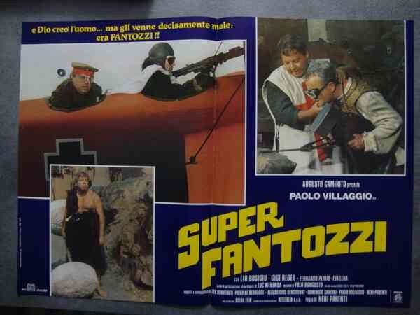 Neri Parenti (regista) Paolo Villaggio in "Super Fantozzi" Scena Film …