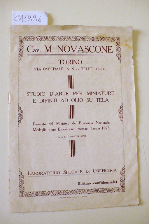 Studio d'arte per miniature e dipinti ad olio su tela