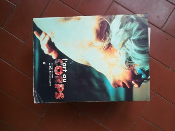 L' Art au corps : le corps expose de Man …