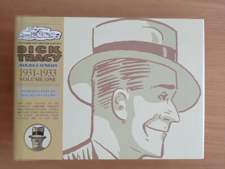 Complete Chester Gould\'s Dick Tracy Volume 1