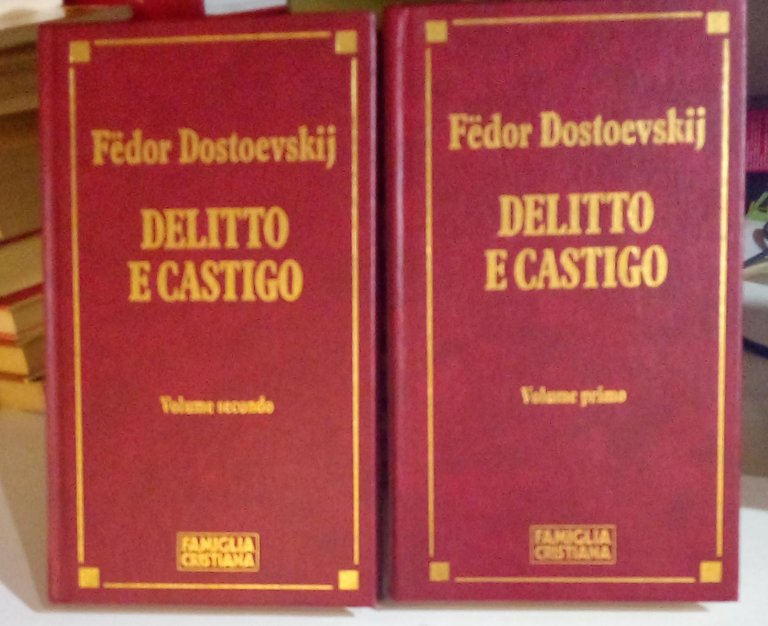 Delitto e castigo, due volumi.