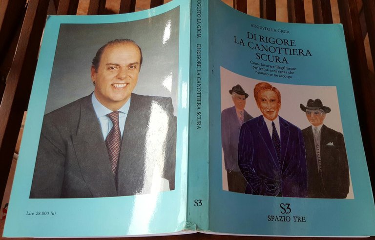 Di rigore la canottiera scura.Come lavorare illegalmente per trenta anni … | Immagine Gallery 2