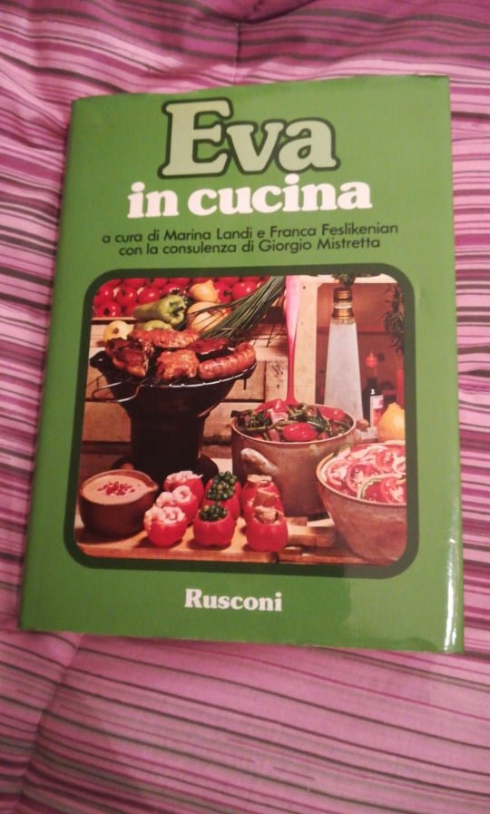 eva in cucina