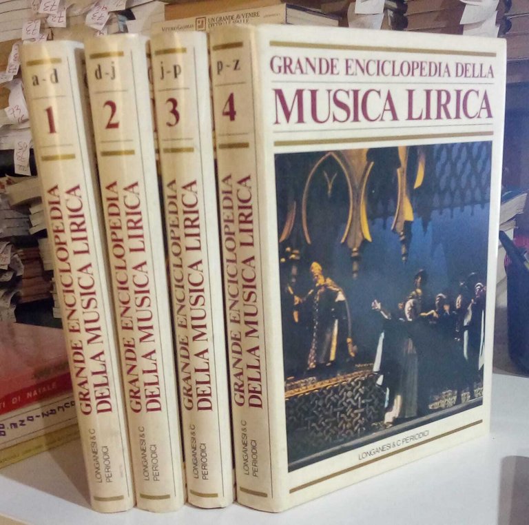 Grande Enciclopedia della Musica Lirica, quattro volumi.