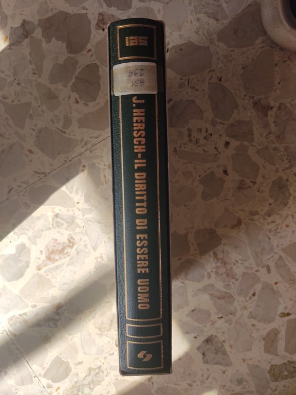 Il diritto di essere uomo