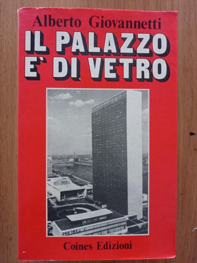 Il palazzo è di vetro | Immagine principale