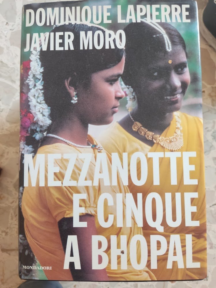 Mezzanotte e cinque a Bhopal