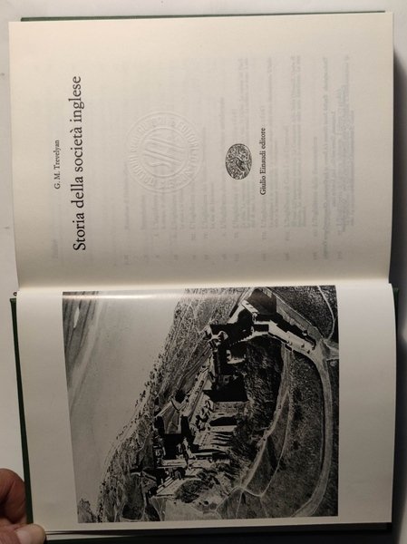 Storia della società inglese.