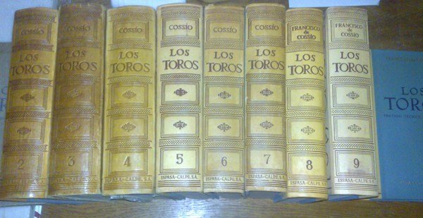 LOS TOROS. TRATADO TECNICO E HISTORICO (5 VOLUMENES)