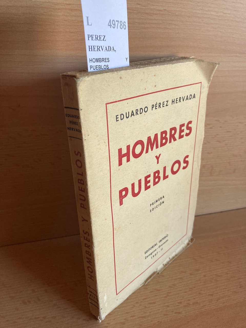HOMBRES Y PUEBLOS