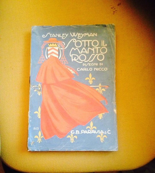 Sotto il manto rosso.