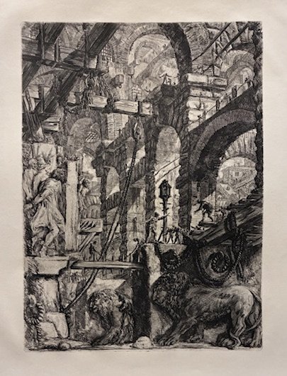 Grande struttura di archi con bassorilievo di due leoni in … | Immagine principale