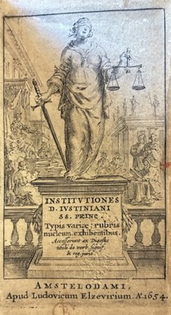 Institutiones | Immagine principale