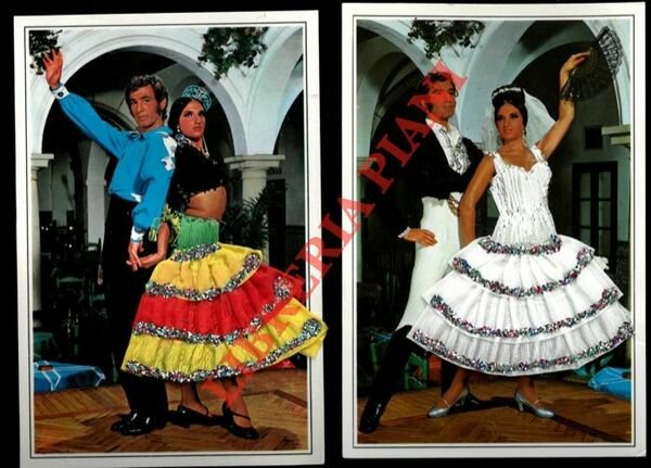 Copie di ballerini spagnoli in costumi tipici.